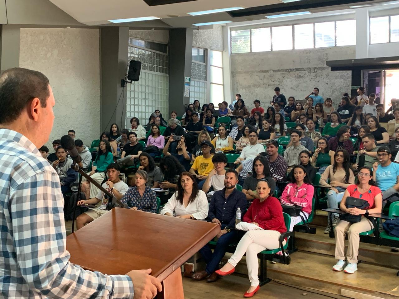 Bienvenida a los Primeros Ingresos en las Carreras de Enseñanza Secundaria